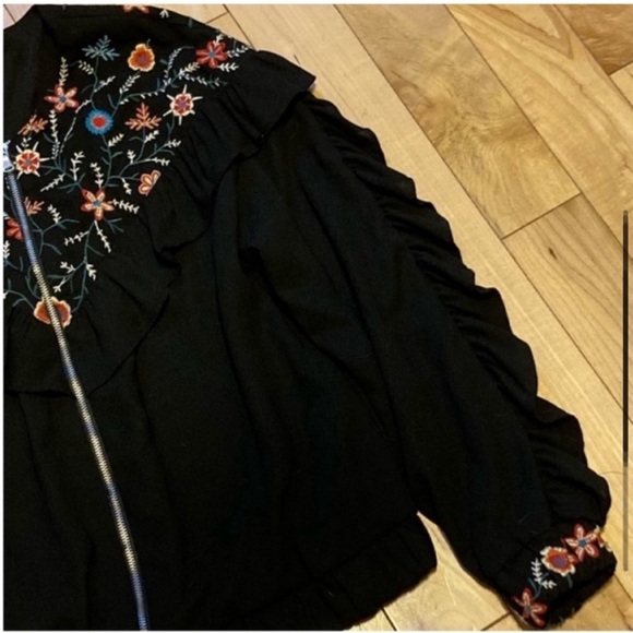 Zara Floral Embroidered Bomber Black Jacket w frills ruffles zip up size small - Picture 5 of 11